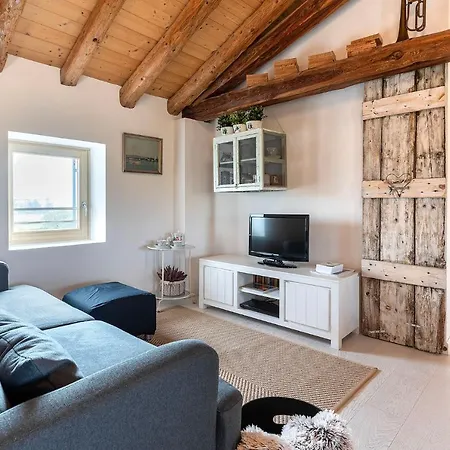 Dori's , Romantico Loft